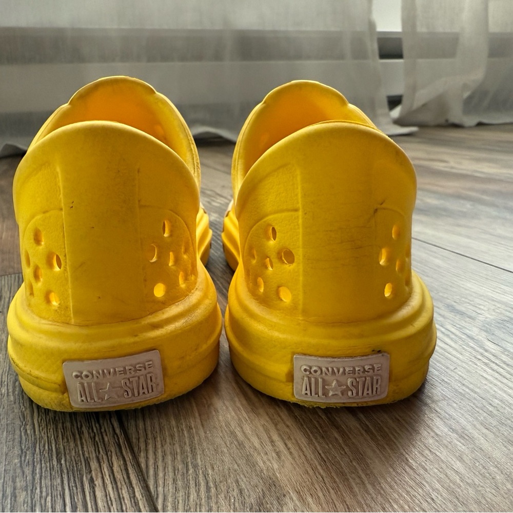 Converse Chuck Taylor All Star Play Lite Vibrant Yellow Kids Slip on Sneakers 10 - Picture 5 of 6